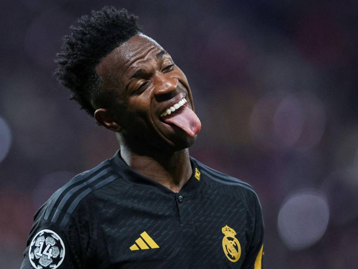 Vinicius calentó en varias ocasiones a la afición del Leizpig. 