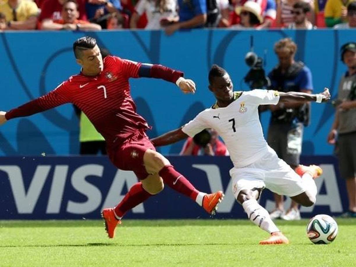 Atsu fue parte de la selección de Ghana y participó en la Copa Mundial de 2014, en donde fue parte del grupo G junto a Portugal, Alemania y Estados Unidos.