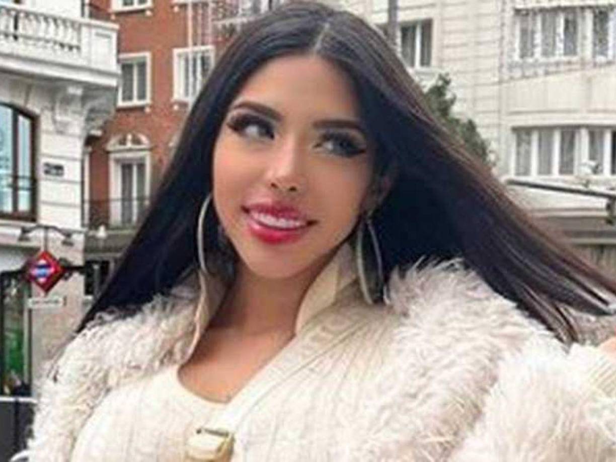 El contenido de sus plataformas digitales se trata de momentos que ha pasado, como infidelidades, moda, problemas de depresión y hasta los lujos que se da por trabajar en internet. 