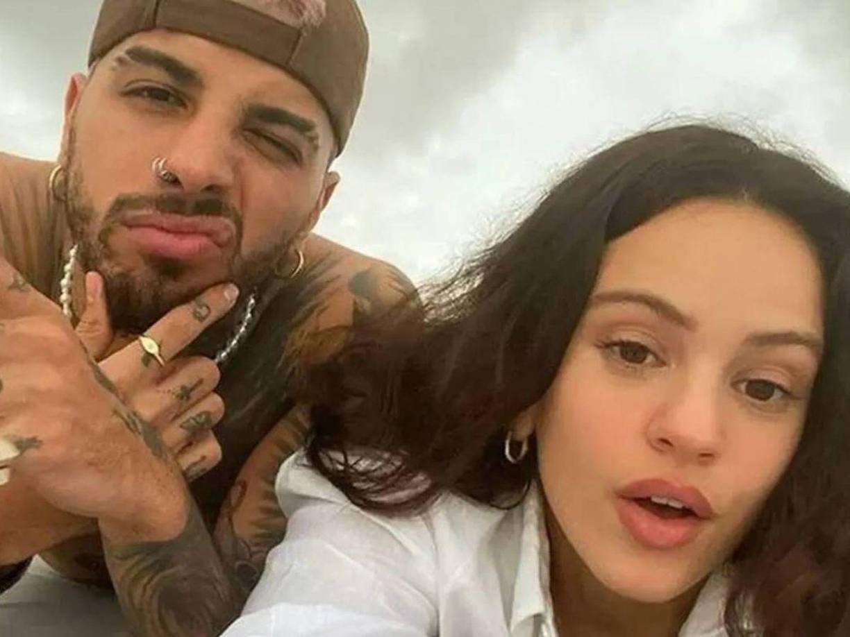 People dio a conocer la noticia aunque se desconocen los detalles que habrían provocado que los cantantes de 30 años hayan roto su compromiso y su relación amorosa. Según se sabe, habría sido una separación de mutuo acuerdo pese al respeto y amor que se tienen.