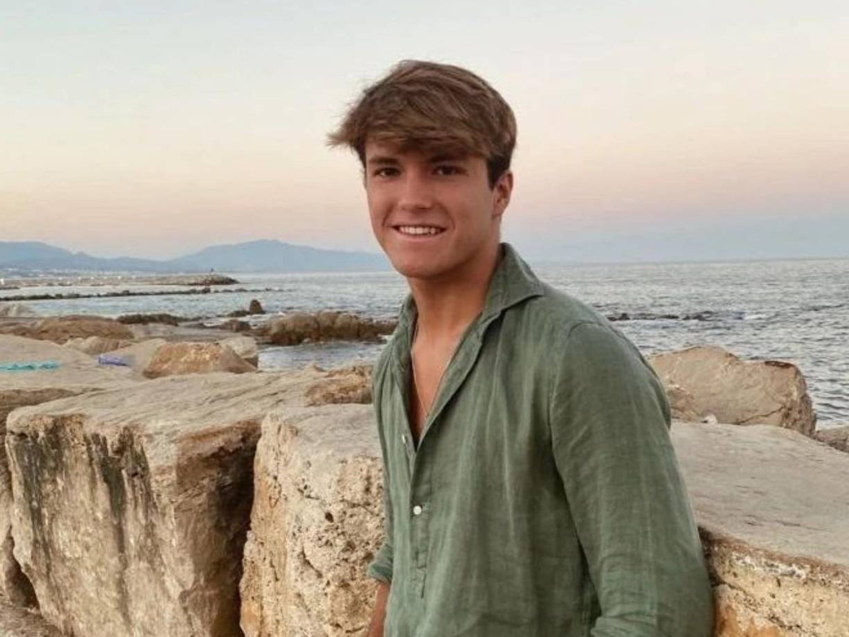 Álvaro despareció en la mañana del jueves 12 de octubre cuando pretendía tomar un tren para volver a Córdoba tras pasar una noche de fiesta con unos amigos en Sevilla, un tren que no pudo coger porque tenía el móvil sin batería y no tenía efectivo para comprar otro boleto.