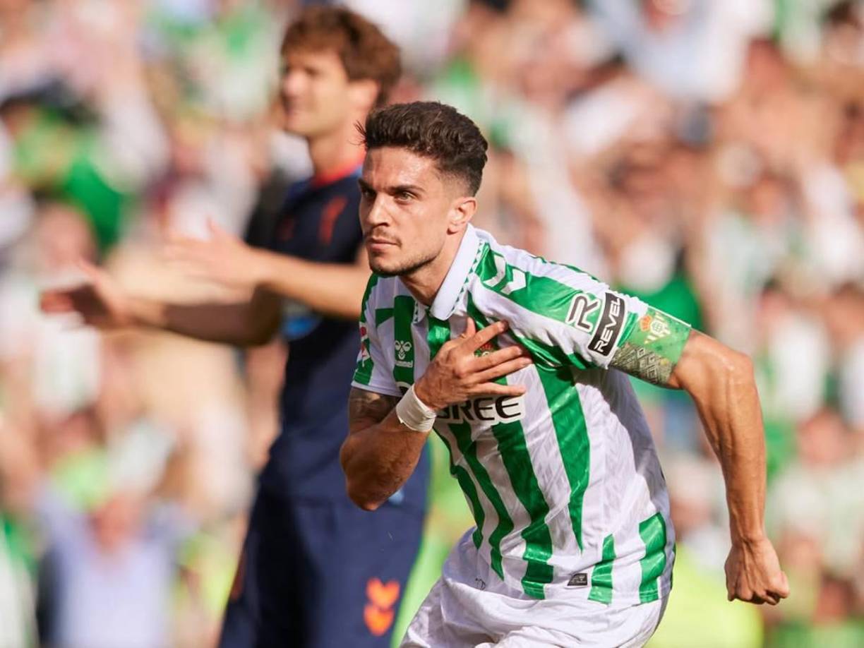 El contrato que tiene Bartra con el Betis vence en junio de 2025. Es titular en el once de Manuel Pellegrini, por lo que parece difícil que se piense en una salida en enero. De todas maneras, también influye la posible decisión que tome el defensor para su futuro futbolístico.