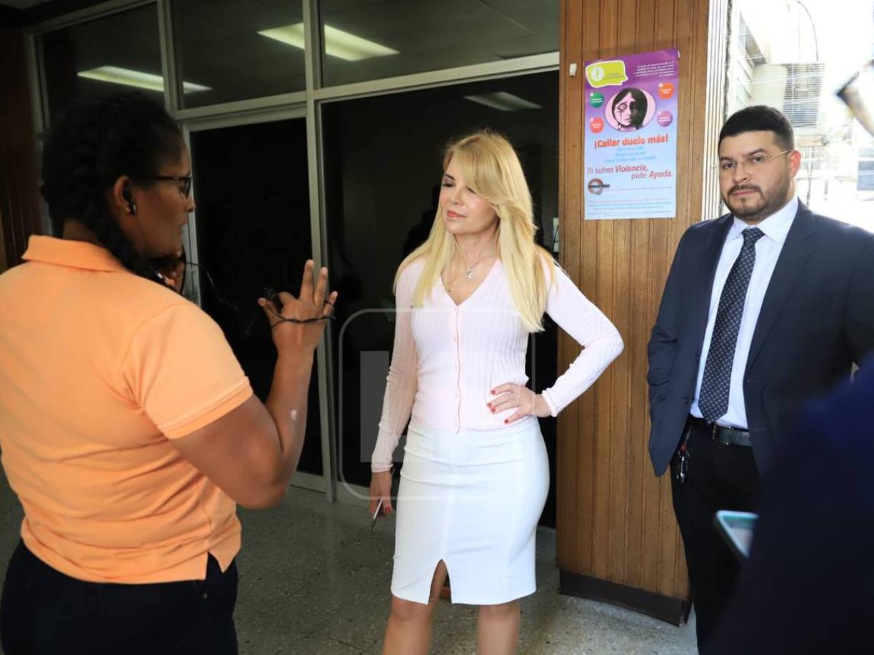 Creó un programa llamado “Cero Niños en las Calles”, que tenía como objetivo eliminar la presencia de menores de edad trabajando en las calles de Honduras. Aguas Ocaña se convirtió en una incansable defensora de los derechos de la infancia. Ha mostrado su compromiso adoptando a niños huérfanos. Después de dejar de ser primera dama el 27 de enero de 2006, decidió residir y trabajar en Nicaragua. En este país, se dedica a trabajar con niños en situación de desamparo y años después se radicó en Argentina junto a sus hijos. 