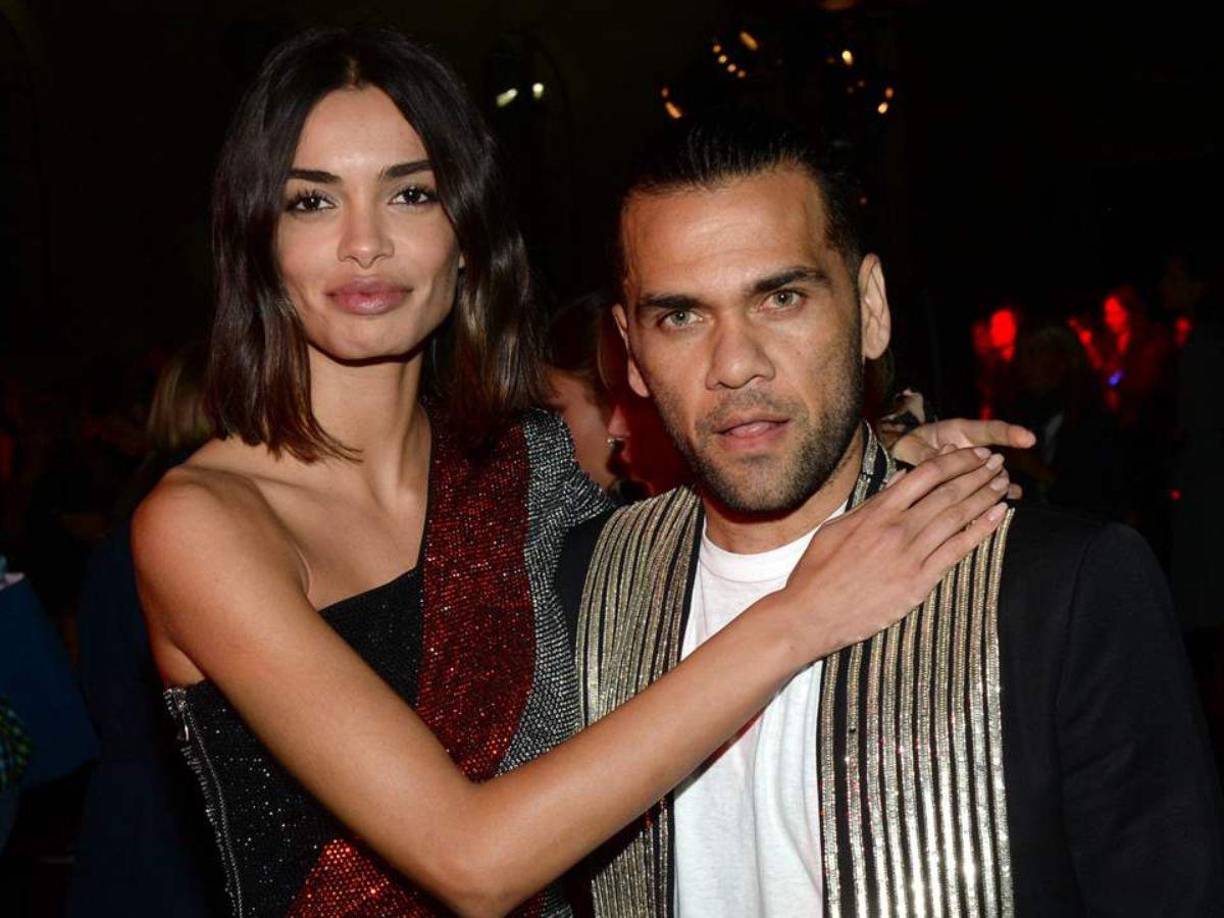 Esto sorprendió y se rumoró que de esta manera Joana le dio la espalda a su esposo, a quien había estado defendiendo públicamente luego de que salieran a la luz pública las acusaciones en su contra.