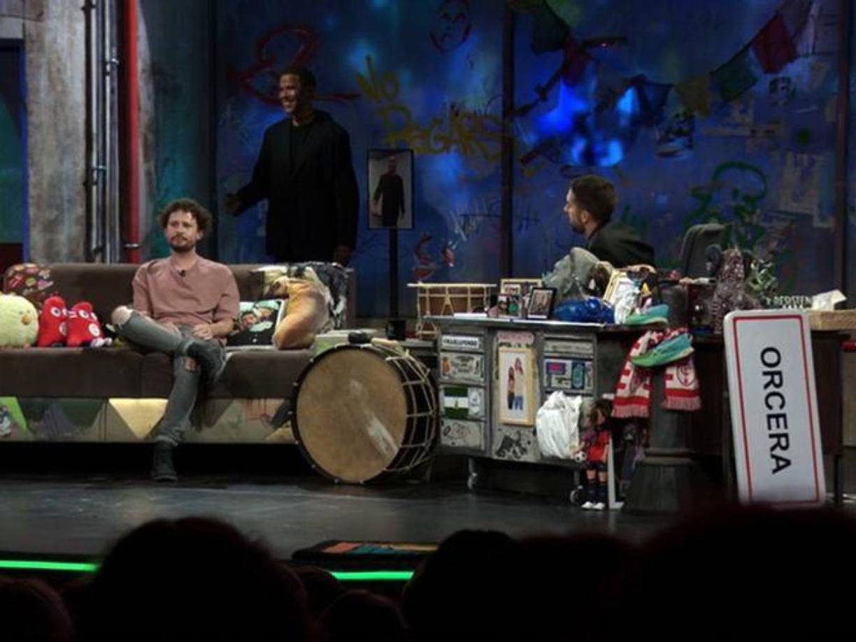 Luisito Comunica, youtuber mexicano, protagonizó un episodio del programa televisivo español La Resistencia, conducido por David Broncano. La entrevista, enfocada en sus viajes y la vida en México; ofreció una perspectiva sobre la personalidad del creador de contenido y sus experiencias de vida.