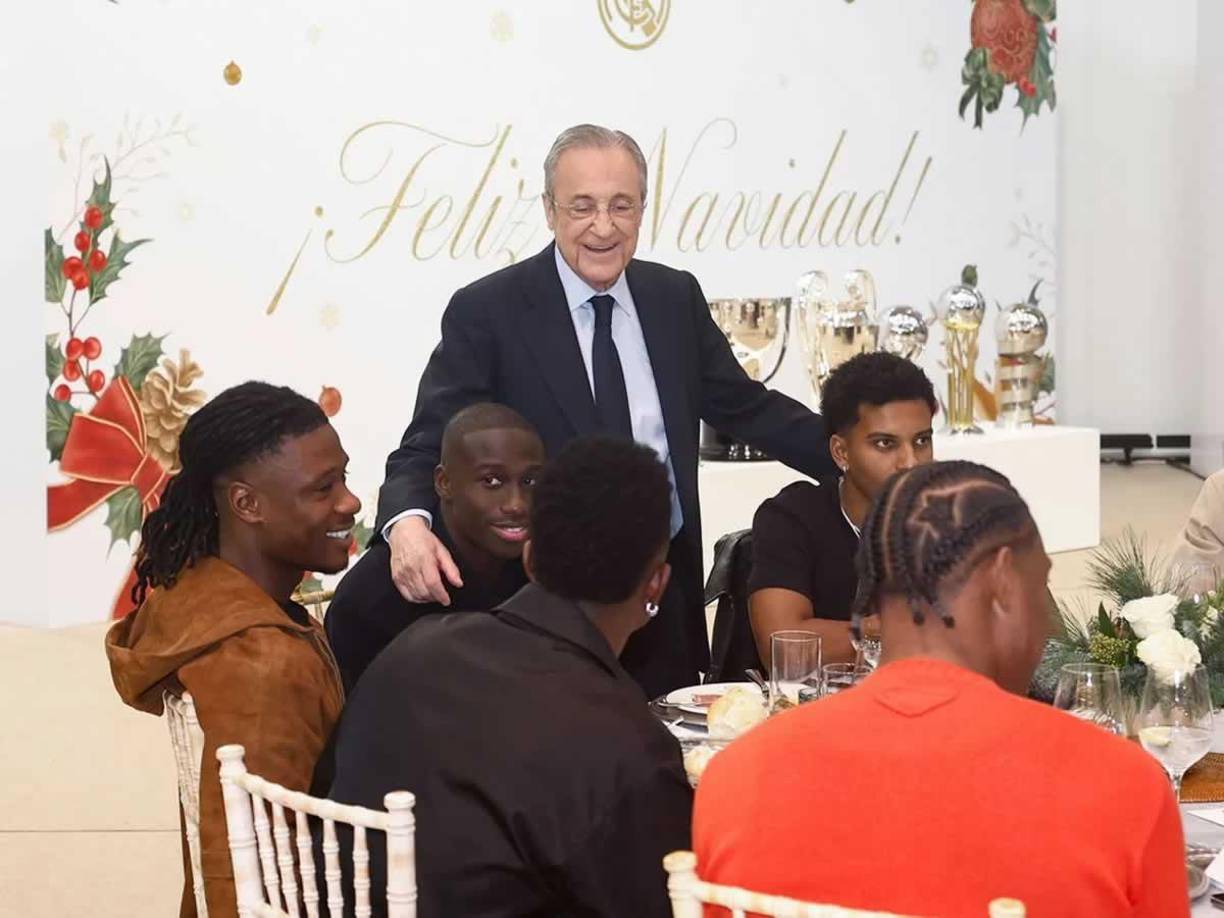 A la comida acudieron también el presidente del Real Madrid, Florentino Pérez, y varios miembros de la junta directiva del club.