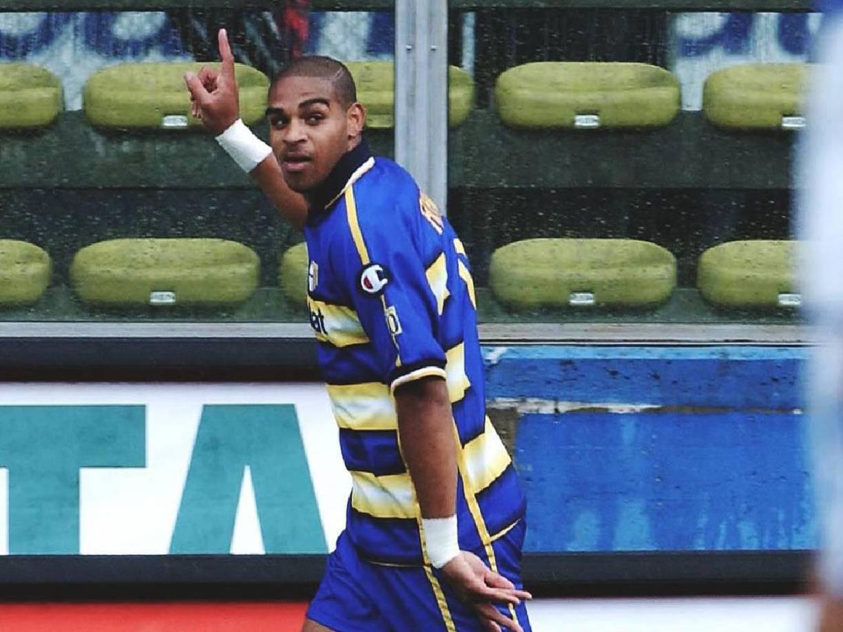 Con el Inter de Milán ganó cuatro Series A, dos Supercopas de Italia y dos Copas de Italia. Su destreza con la pierna izquierda y precisión en marcar goles le hicieron proyectarse como una de las próximas leyendas que dejaría su nombre marcado en el fútbol. Ocurrió, pero no de la forma esperada.