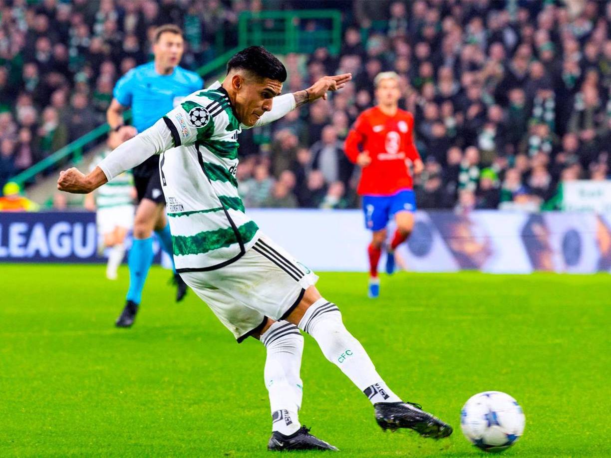 Y el momento histórico llegó a los 28 minutos del primer tiempo. Luis Palma se estrenó oficialmente como goleador de la Champions League. 