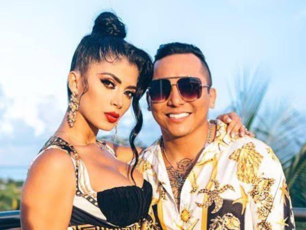 Debido a que Edwin Luna y Kimberly Flores con frecuencia están inmersos en controversias por la sobreexposición de su vida privada en redes sociales, seguidores de ambos especulan que, lejos de tener un despiste, el intérprete participó en una estrategia conjunta para generar interés por su próximo lanzamiento discográfico y promocionar el nuevo sencillo de su esposa, “”$K”, lanzado hace unas semanas.