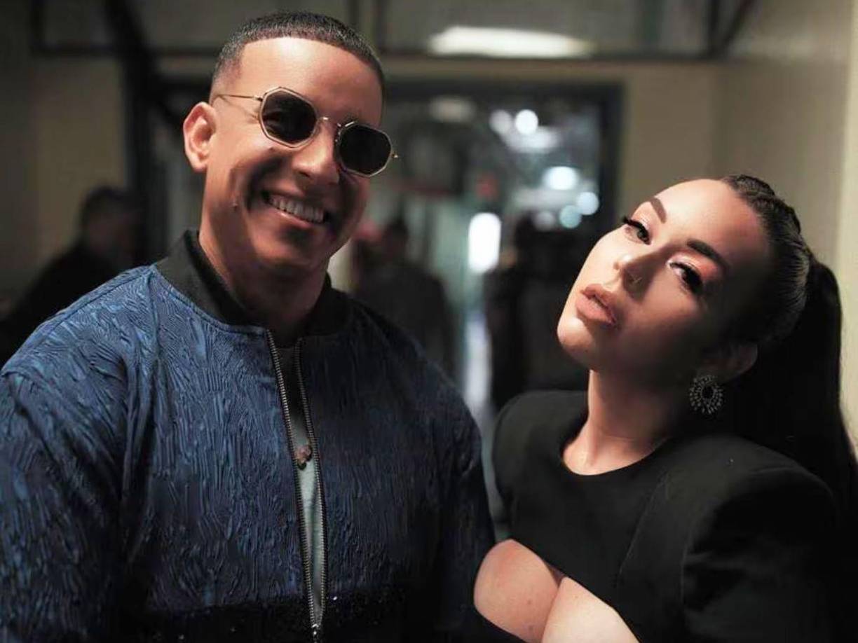 En medio de este torbellino mediático, la hija de Daddy Yankee, Jesaaelys Ayala González, ha sido la figura que ha hablado con más claridad sobre el impacto emocional y social de esta situación.