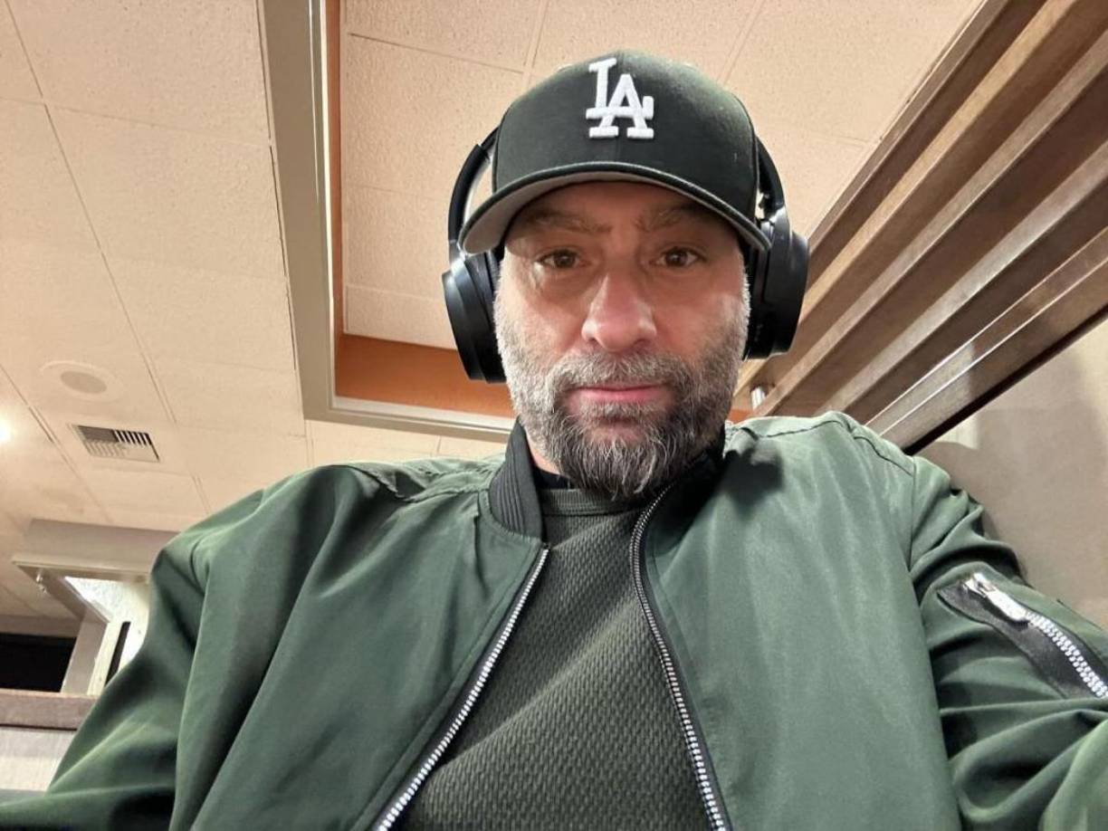 Vem Miller, cuyas intenciones no han sido aún aclaradas del todo por los investigadores, fue puesto en libertad el mismo 12 de octubre bajo una fianza de 5.000 dólares, tras haber sido fichado en el Centro de Detención John J. Benoit, en Indio, California.