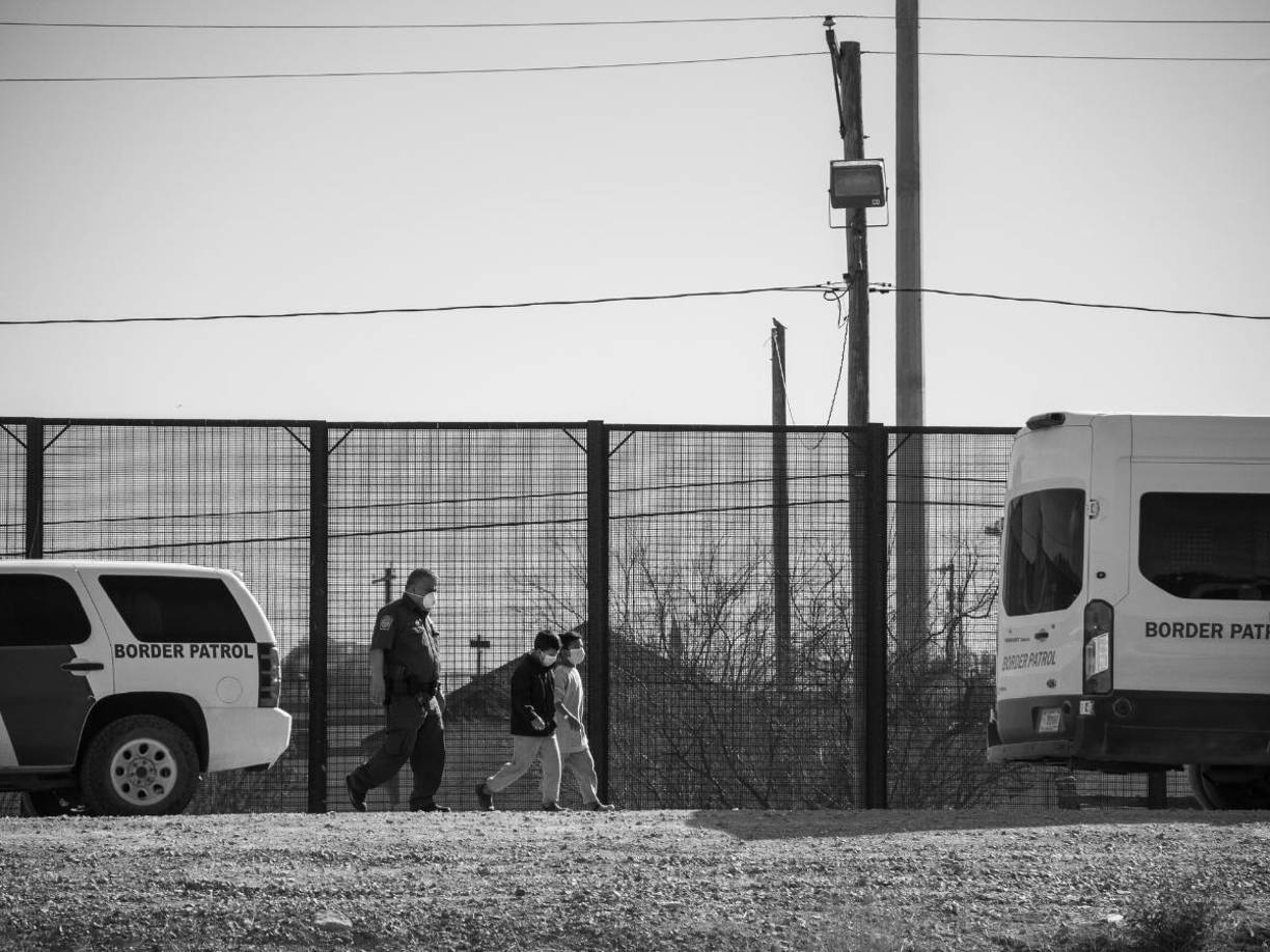 La medida establece una serie de reglas que obligarán a los alguaciles en todos los condados a colaborar con la Oficina de Inmigración y Control de Aduanas (ICE).