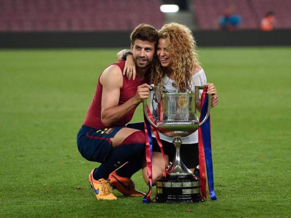 Estas afirmaciones fueron hechas por un portal de noticias, que afirmó que Shakira habría movido sus contactos para que se retirara de la Kings League y no siguiera aportando el dinero que necesitaba el español para continuar con la idea.