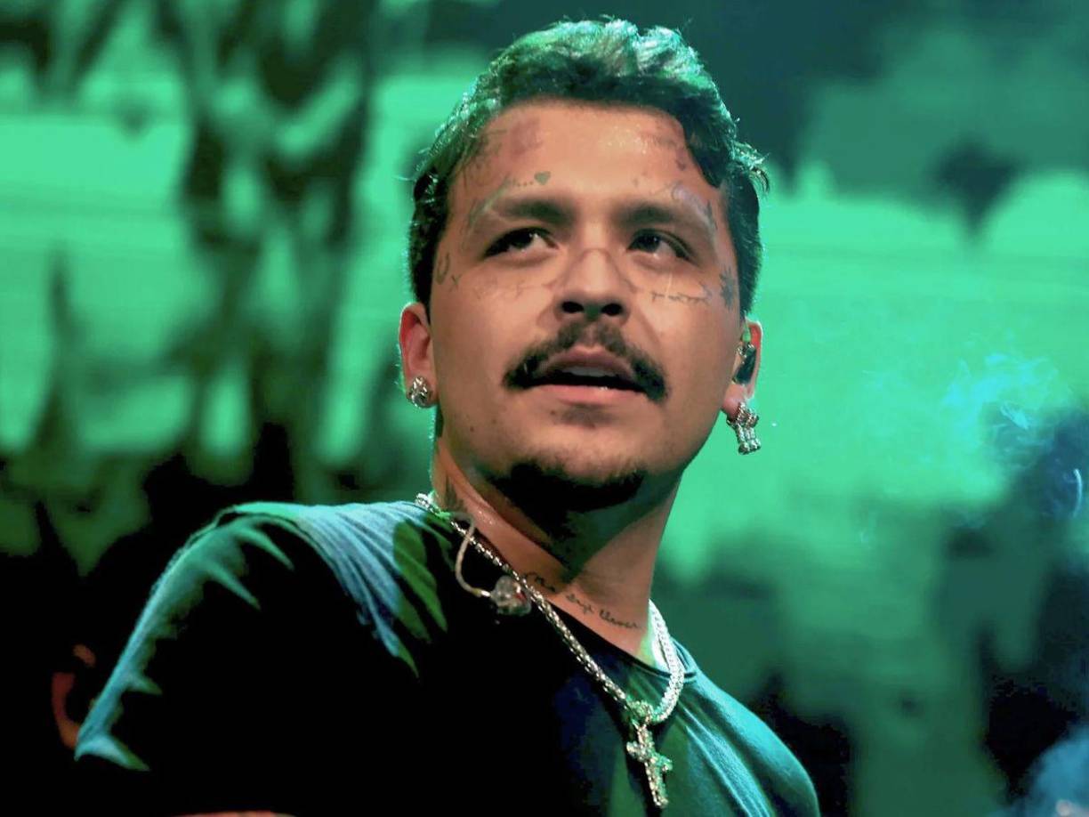 Christian Nodal ha enfrentado fuertes críticas tras confirmar su relación con Ángela Aguilar. 