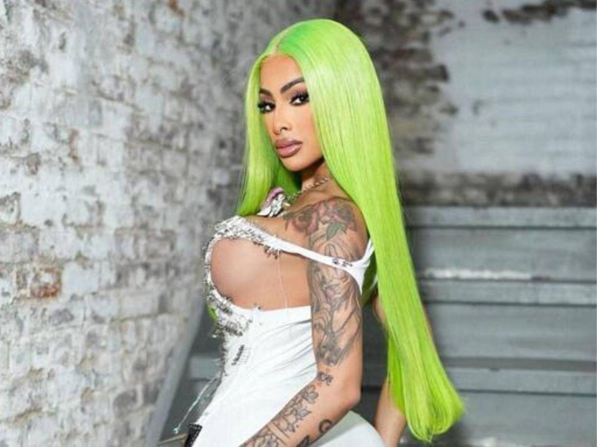 El conflicto se reavivó recientemente cuando Yailín, La más viral, madre de la hija menor de Anuel,, denunció que el cantante no participa en la crianza ni cumple con la pensión alimentaria. La influencer fue contundente al declarar: “Mucha cadena, mucha vaina y la manutención de tu hija ¿para cuándo? Qué vergüenza; el más gángster de las redes y no mantiene a su hija. Eso no es de gángster”.