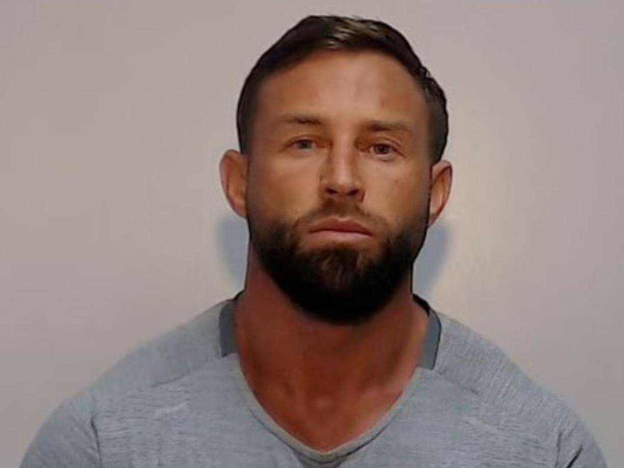 Esta fue la foto que publicó la policía británica que hizo enloquecer a mujeres y hombres.