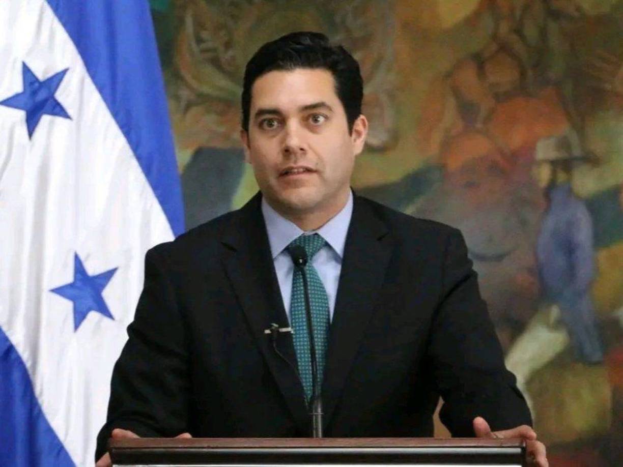 El precandidato a la alcaldía por el Distrito Central en Tegucigalpa, Juan Diego Zelaya, en recientes declaraciones arremetió contra el Partido Libertad y Refundación, dijo que “estamos en riesgo de perder el país”.