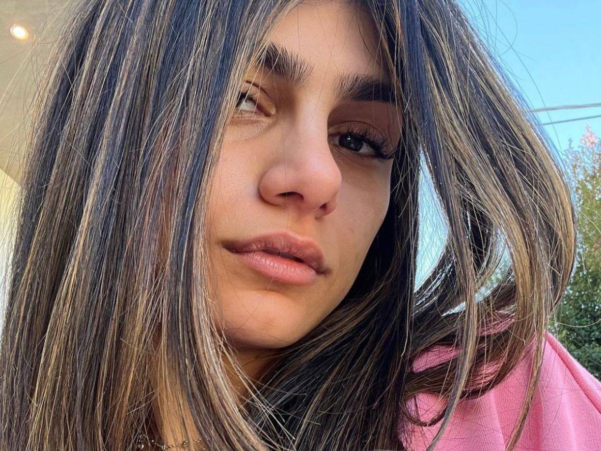 Solo trabajó durante tres meses en la industria, tiempo que fue suficiente para lograr colocarse en las redes sociales como celebridad.