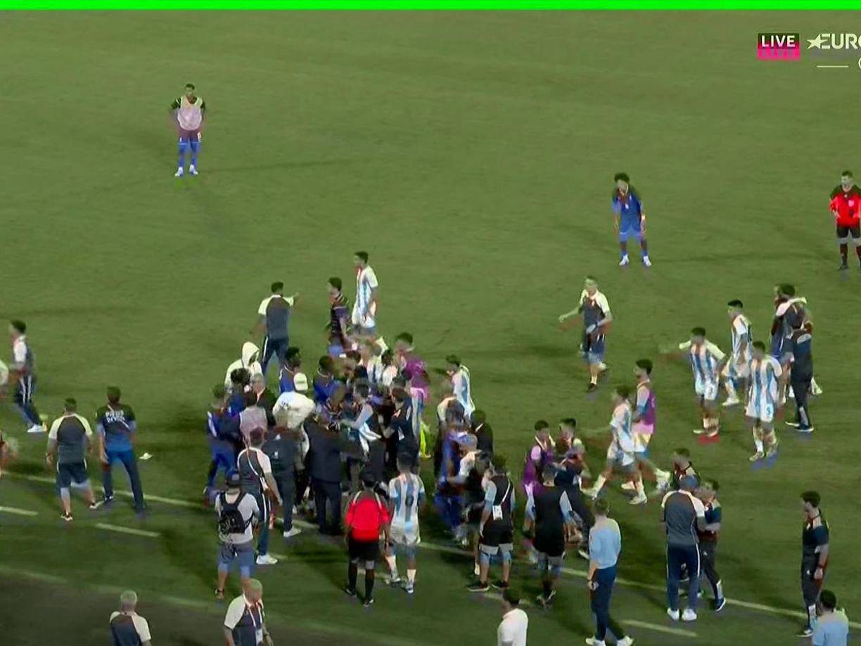 El zafarrancho en el Francia vs Argentina tras la eliminación de la Albiceleste en París 2024.