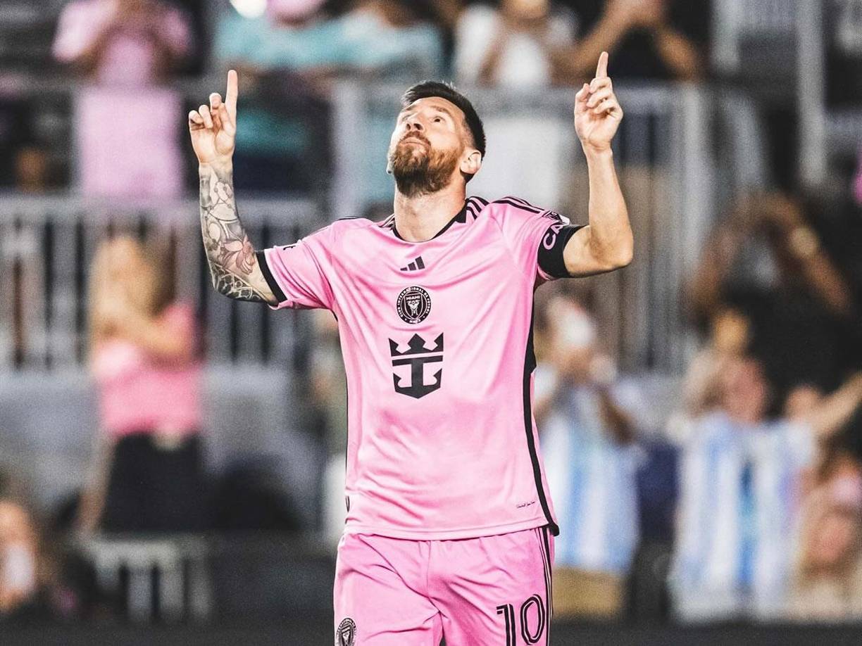 Por otra parte, los tickets de un partido de Messi y el Inter Miami en Estados Unidos son más elevados. Para un juego de postemporada los más accesibles van de los 106 dólares sin cargos por servicio y los más elevados rondan los 1,100 dólares. ¡Una locura!