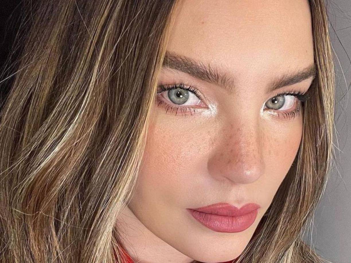 Babo de Cartel de Santa, Maluma, el torero Héctor Octavio García y el clavadista Rommel Pacheco, son algunos de los personajes más famosos que han mostrado su interés por Belinda a lo largo de los años.