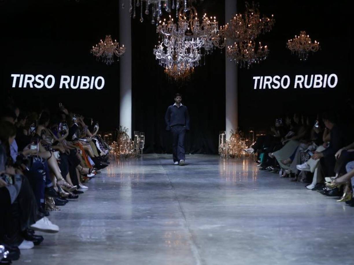 Rubio abrió el segundo bloque del evento con “Betón Brut”, una colección que rinde homenaje al movimiento arquitectónico brutalista.