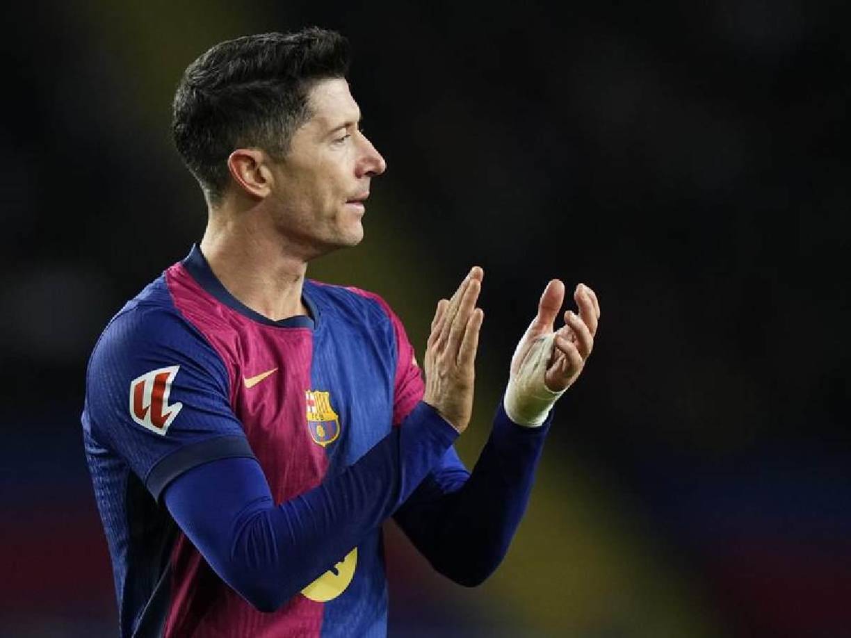 El Barcelona siguió buscando el gol del triunfo y en los pies de Lewandowski estuvo el empate, pero este se le estaba negando.