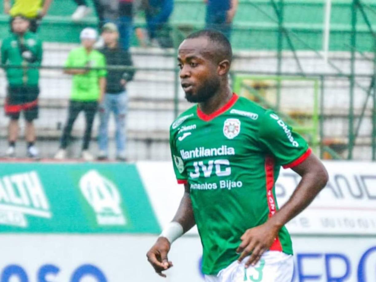 Está en veremos la continuidad del volante hondureño Gerson Chávez en Marathón. Un equipo importante de Guatemala y tres semifinalistas del fútbol catracho lo pretenden. 