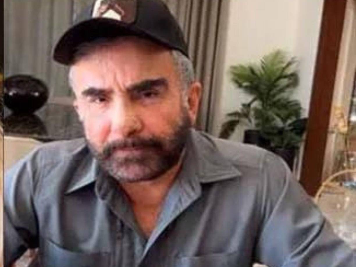 “Y pues tenemos un excelente doctor en Tepatitlán que nos ha operado a todas nosotras y, pues vean, le arregló su nariz. Ponte de lado, vean qué lindo, vean qué lindo, de hecho, le tuvieron que sacar cartílago.Muestra para poder levantar, porque también se la arregló”, detalló.