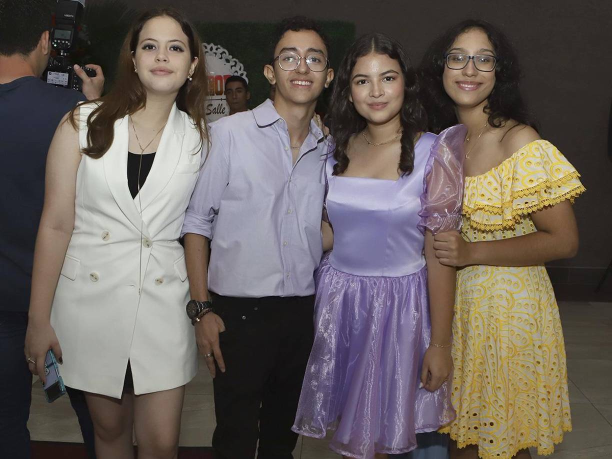 Andrea Paz, Mario Castellón, Angélica Nolasco y Arianna Pacheco.