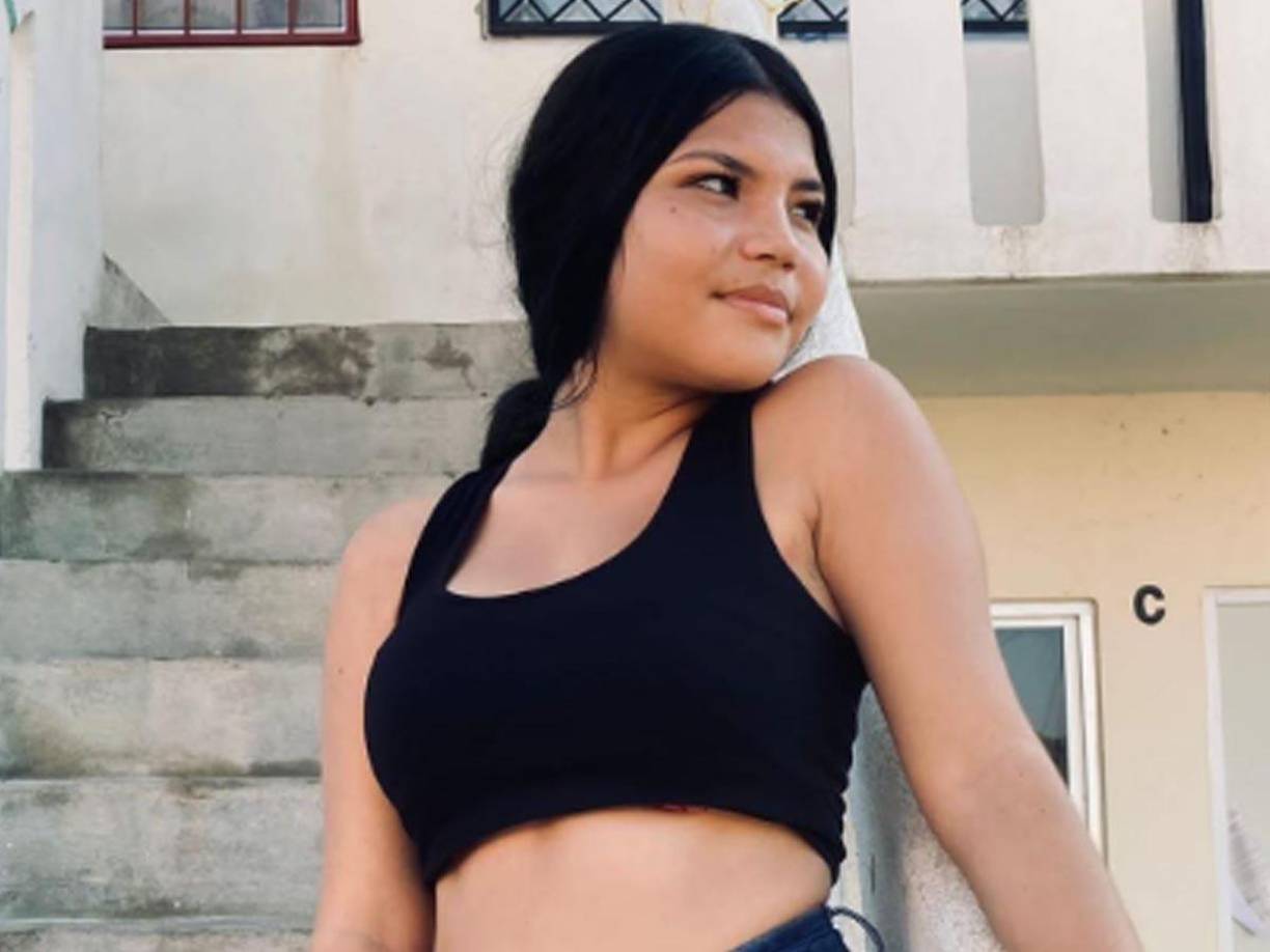  La amiga con la que platicaba fue llevada herida, al hospital.