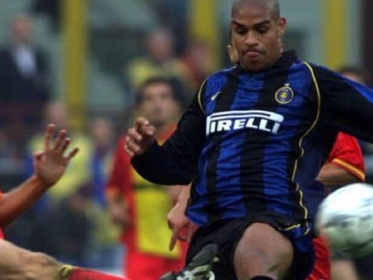 Luego de sus momentos de gloria con el Inter Milan se retiró a los 34 años y después inició con otra vida en la que estas imágenes se hicieron comunes.