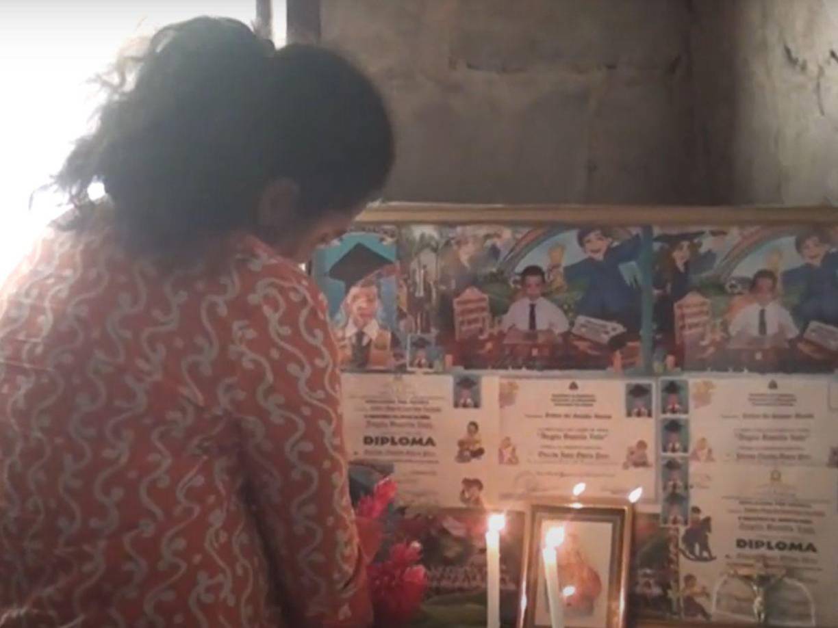 Patricia Osorto está devastada, en su casa tiene un altar en honor a los pequeños que murieron ahogados el domingo anterior en las playas de Galveston, Texas. 