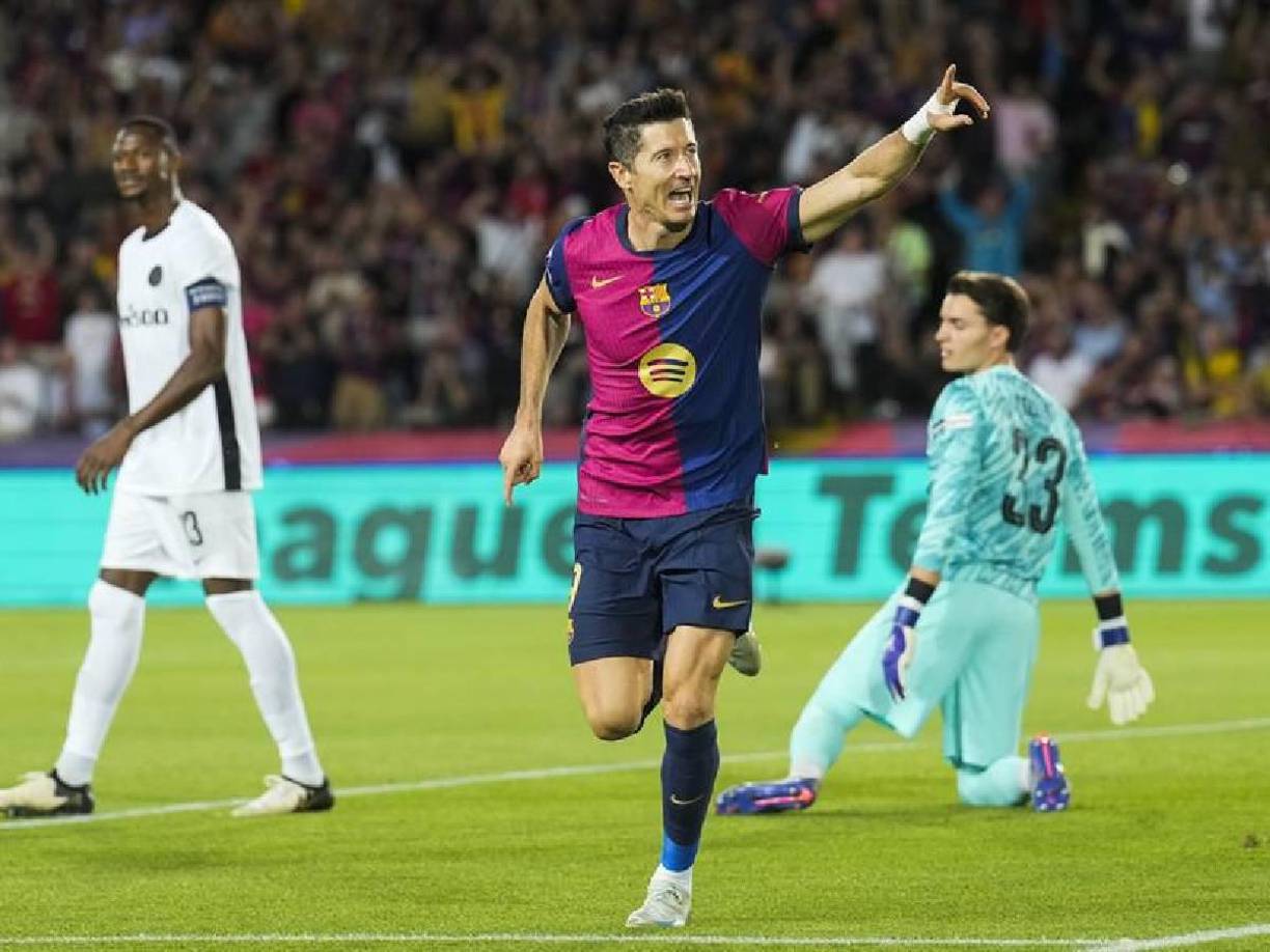 Lewandowski abrió la cuenta apenas en el minuto 8 del encuentro. El delantero polaco anda imparable y amplía su cuenta goleadora.