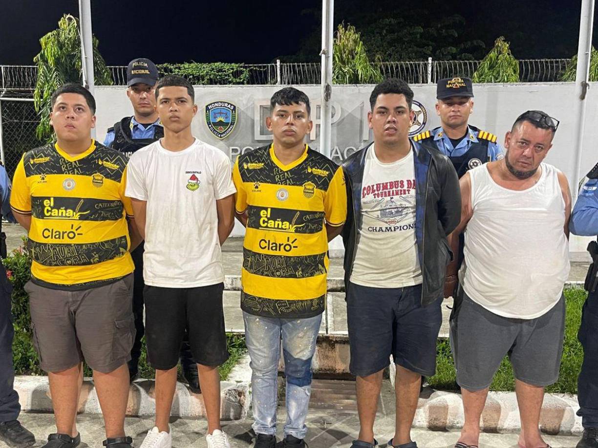 Los cinco detenidos son implicados en asalto de la vivienda del abogado Sergio Bueso en la Colonia Bella Vista de San Pedro Sula, quienes hierieron con arma al litigante y que fue trasladado a un centro hospitalario.