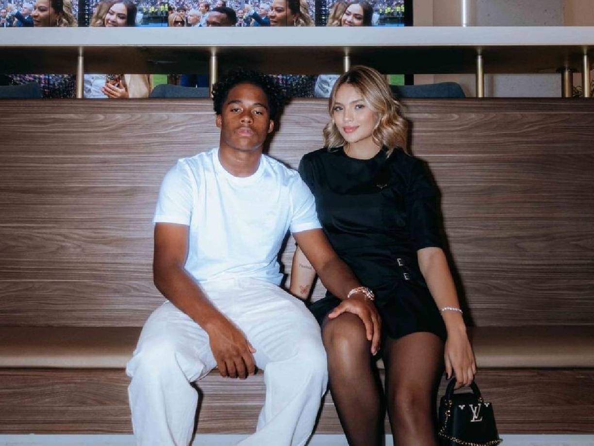 “Tiene una mirada seductora y con carácter, vi que era el hombre de mi vida y de mi futuro. Luego descubrí que era jugador del Palmeiras”, contaba la esposa del atacante.