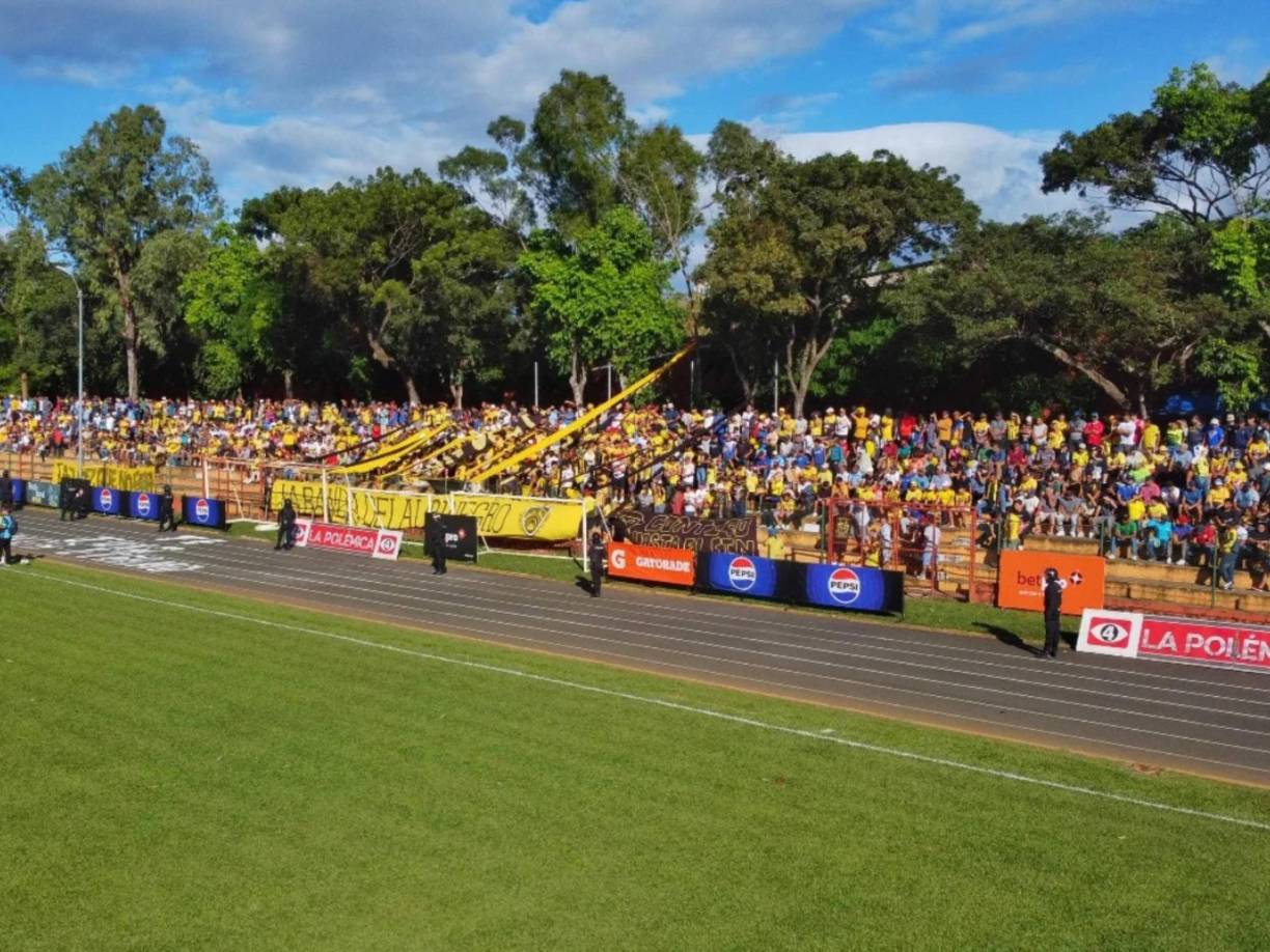 El Estadio Arturo Simeón Magaña con apenas para un aforo de 5 mil aficionados es el recinto deportivo donde juega como local el 11 Deportivo. 