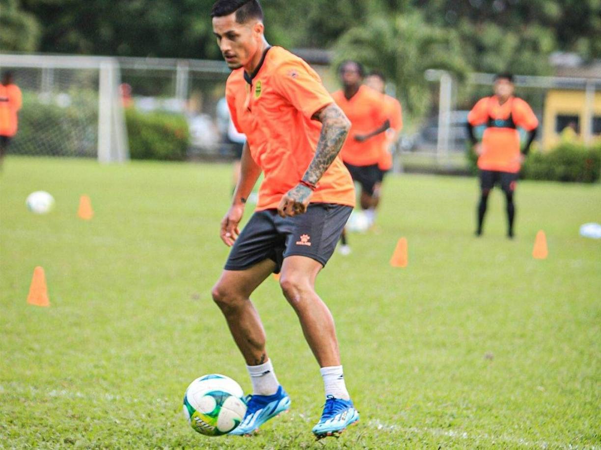 Volante: Otro de los nuevos refuerzos en el equipo de Miguel Falero es el uruguayo Jim Morrison, quien sería el encargado de llevar los hilos en la zona del mediocampo del Real España.