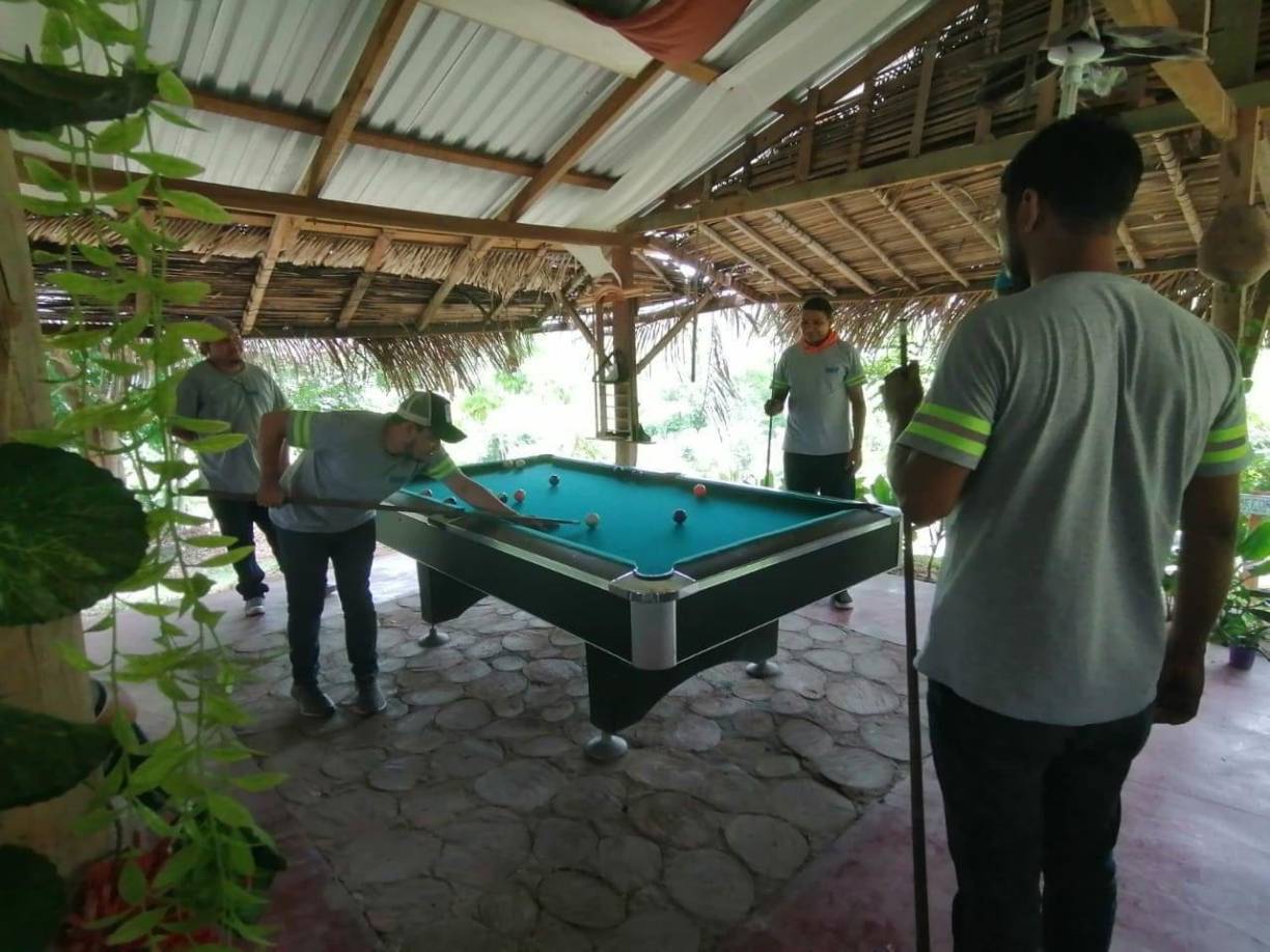 Villa Argentina también cuenta con cancha de fútbol rápido, voleibol, mesa de villar y acogedoras champitas para disfrutar de sus actividades favoritas.