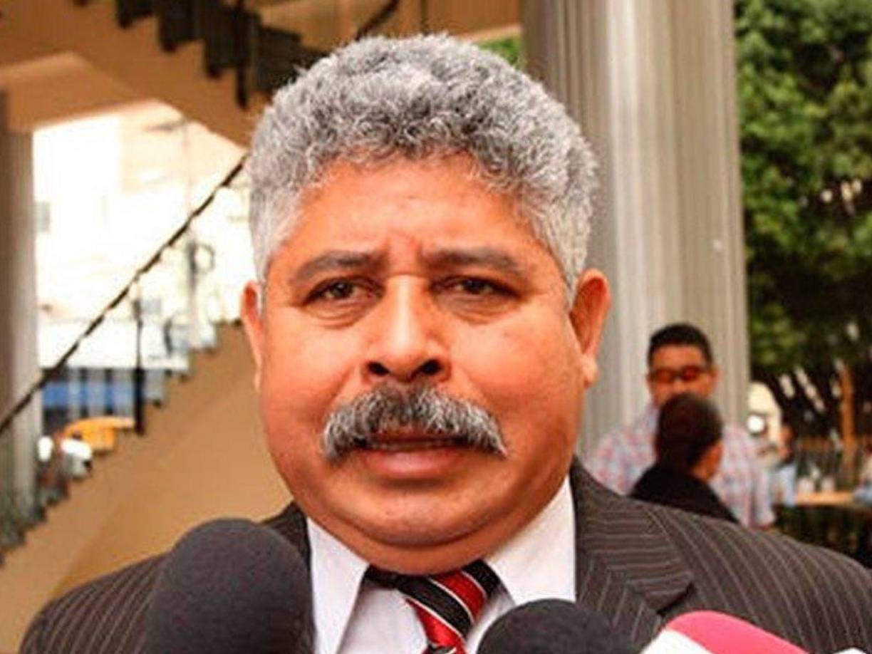 En su escrito añadió que: “Nos honra con su parecencia el doctor Jorge Nelson Ávila”.