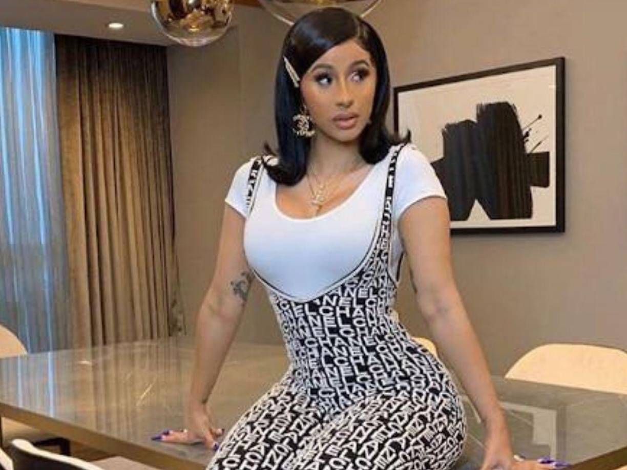 A diferencia de lo que muchos creerían, la domincana no sube contenido explícito ni sensual, sino que promociona sus lanzamientos y proyectos con adelantos exclusivos. 