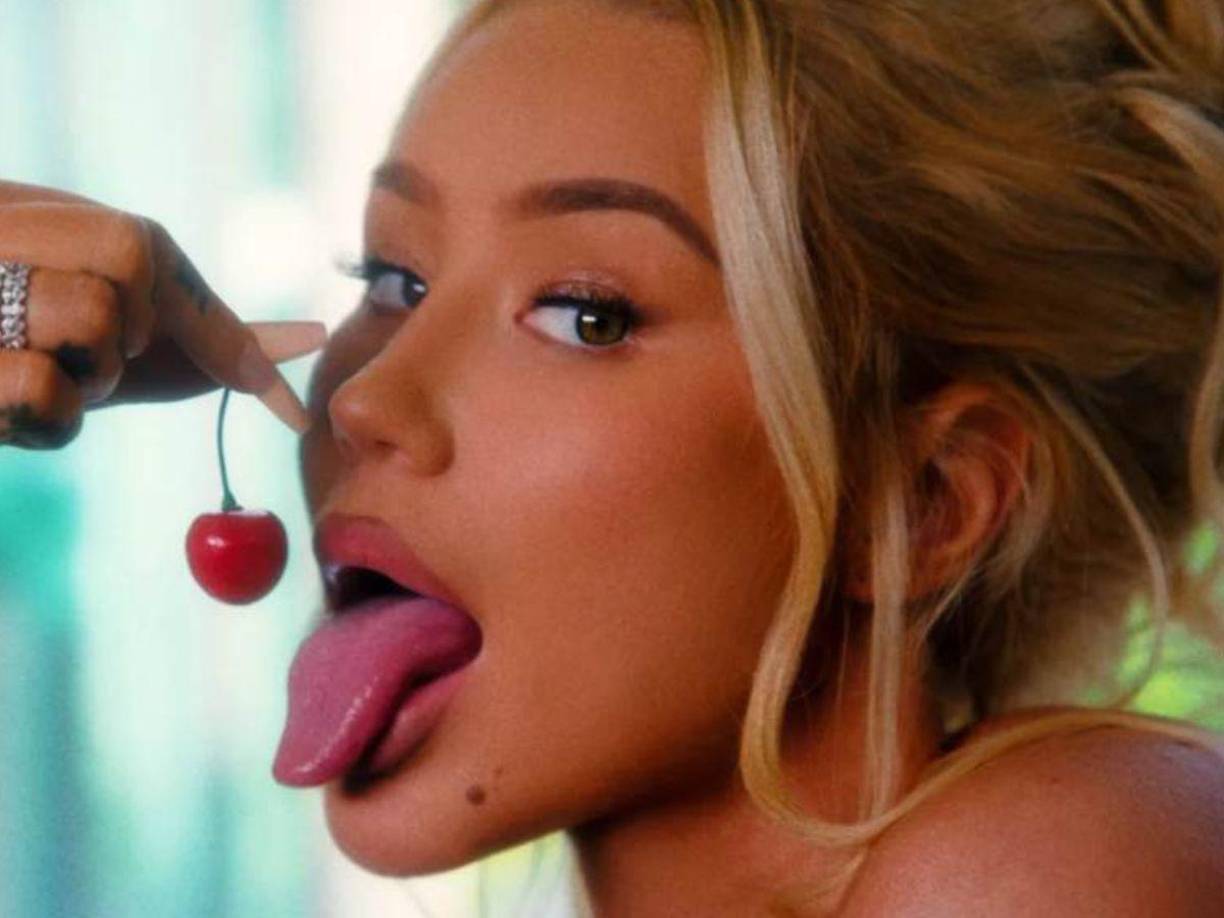 Además <b>Iggy Azalea</b> se acaba de unir a <b>OnlyFans</b>, y planea lanzar una serie de fotos, ilustraciones, música y videos sin censura, como parte de su proyecto multimedia “Hotter Than Hell”.