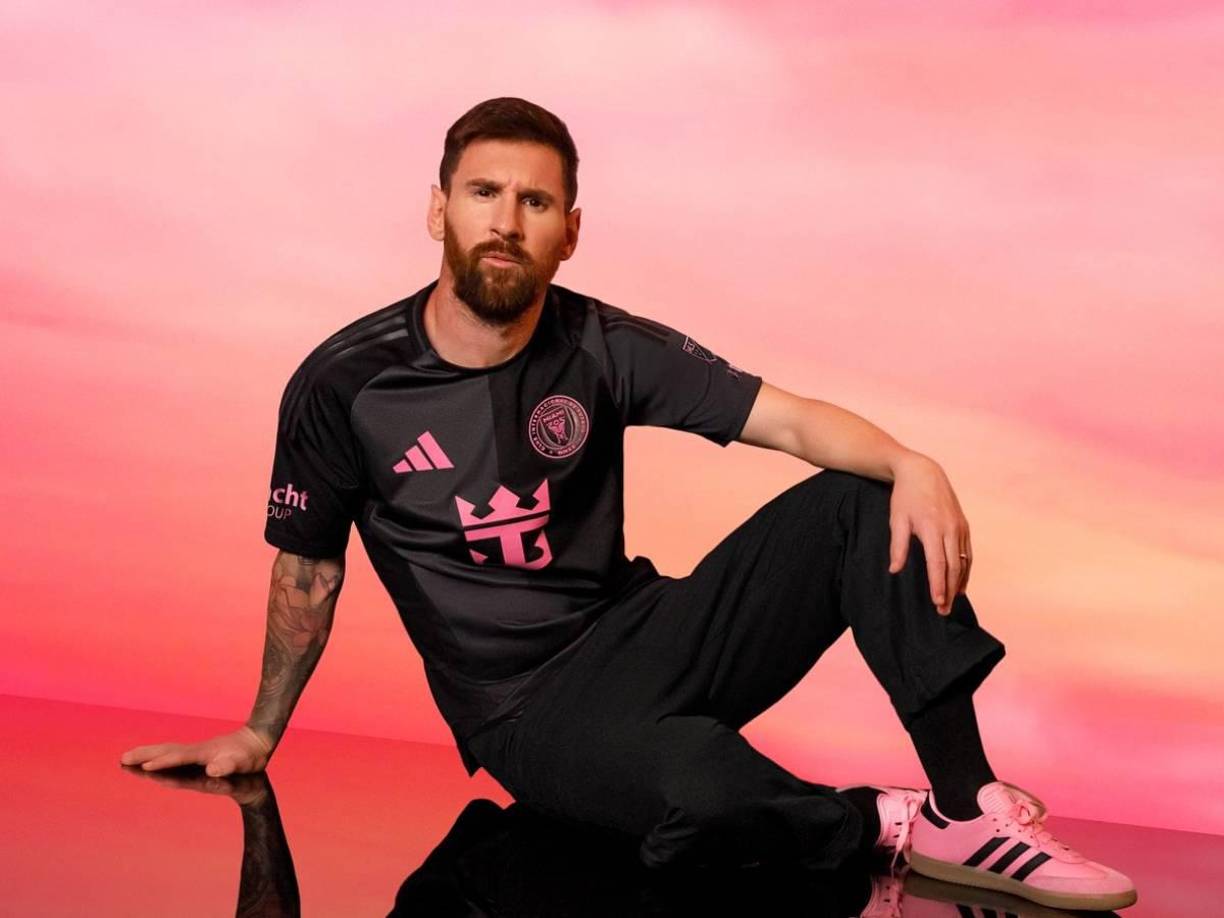 Inter Miami pidió dos camerinos en el estadio Olímpico, algo que será otorgado sin ningún problema. La cancha, que en las últimas horas fue noticia luego de lo desastrosa que aparecía tras un concierto de música, no tendrá problemas para estar en condiciones.