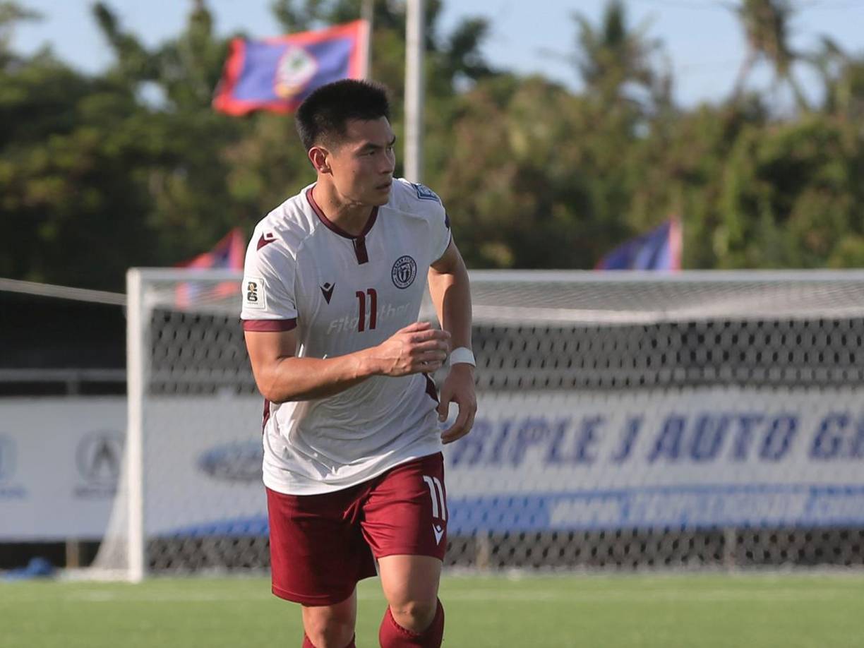 Sus idiomas oficiales son el inglés y el chamorro (lengua hablada por los pueblos originarios), mientras que todos sus ciudadanos nativos (los guameños) ya nacen con la nacionalidad estadounidense.