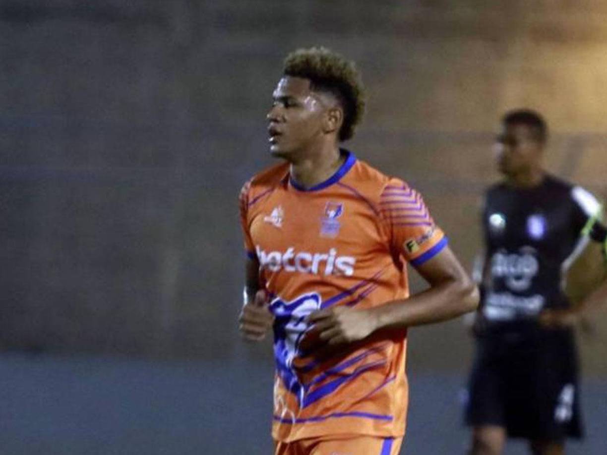 Jack Jean Baptiste: Olimpia podría tener el regreso del mediocampista de contención, quien estuvo a préstamo este torneo en los Lobos de la UPNFM.