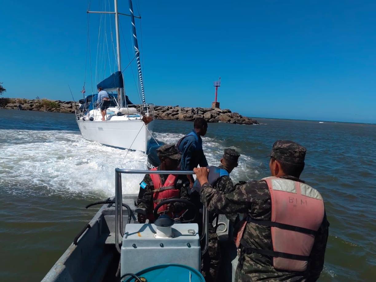 Una alerta recibida por la Marina de Honduras abrió la búsqueda de una embarcación en el mar Caribe. 