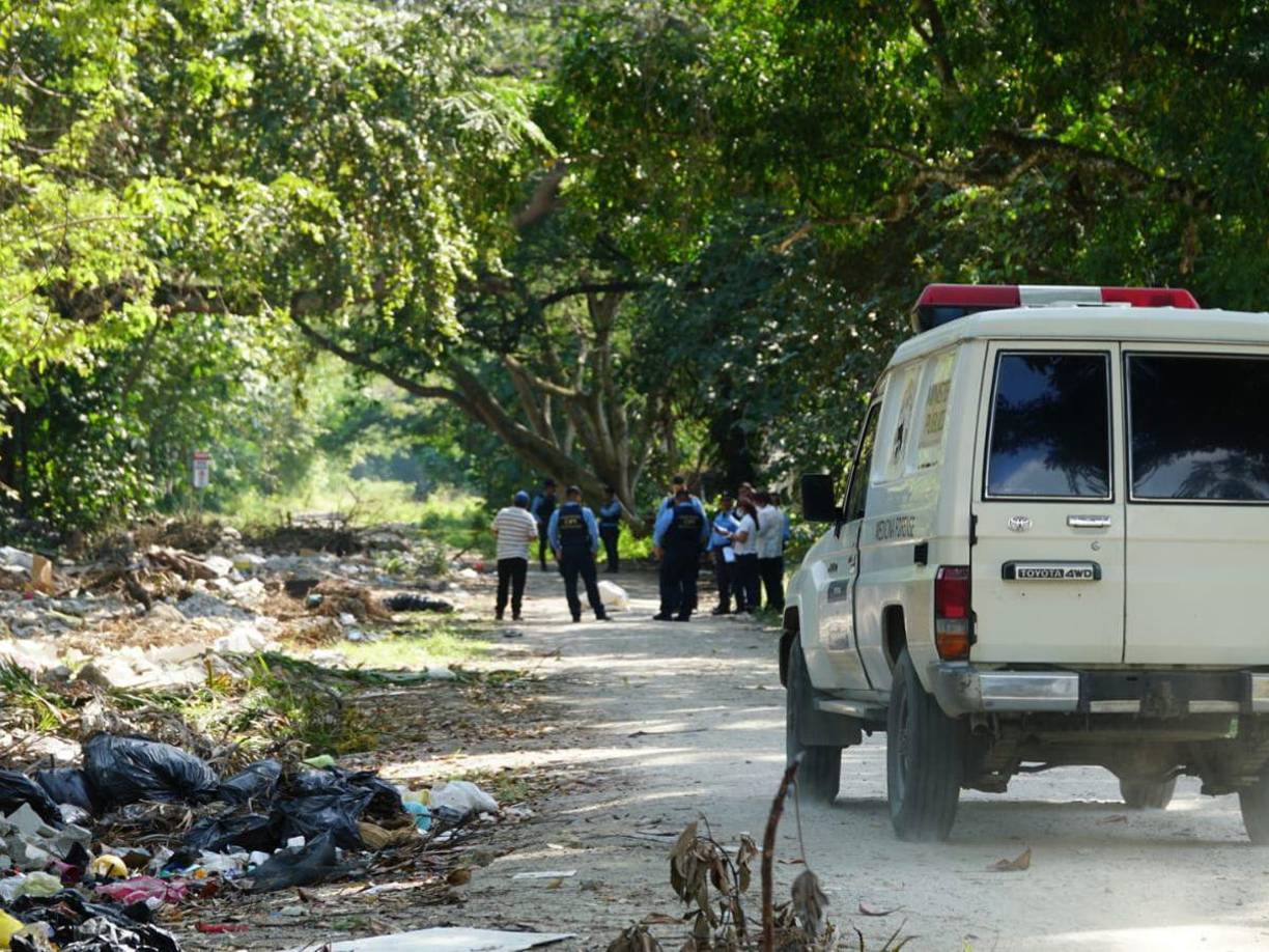 Personal de Medicina Forense realizó el levantamiento del cadáver.