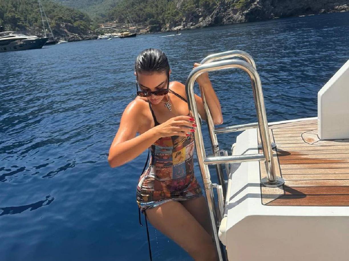 “Unos días para mamá y papá”, escribió la modelo a través de su cuenta oficial de Instagram.