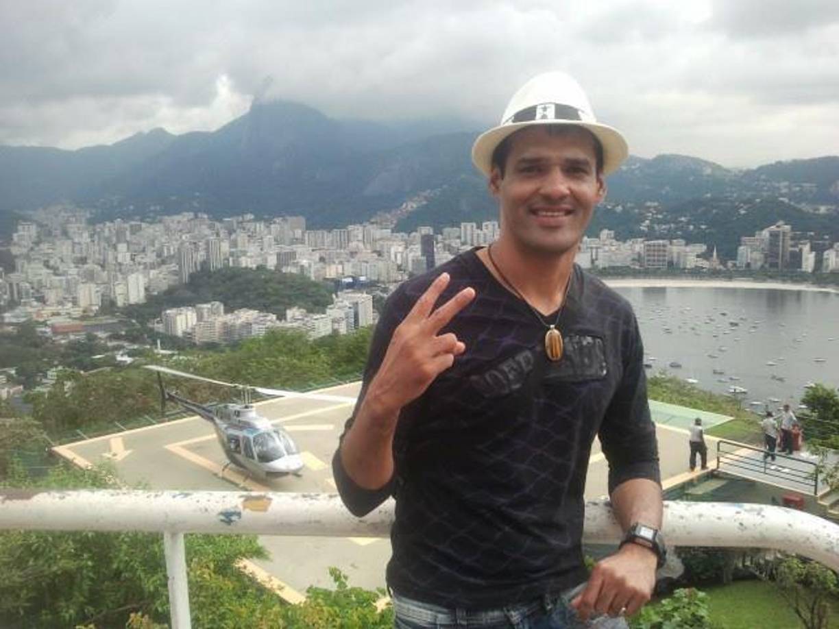 Everaldo tuvo que retirarse del fútbol por culpa de las lesiones. 