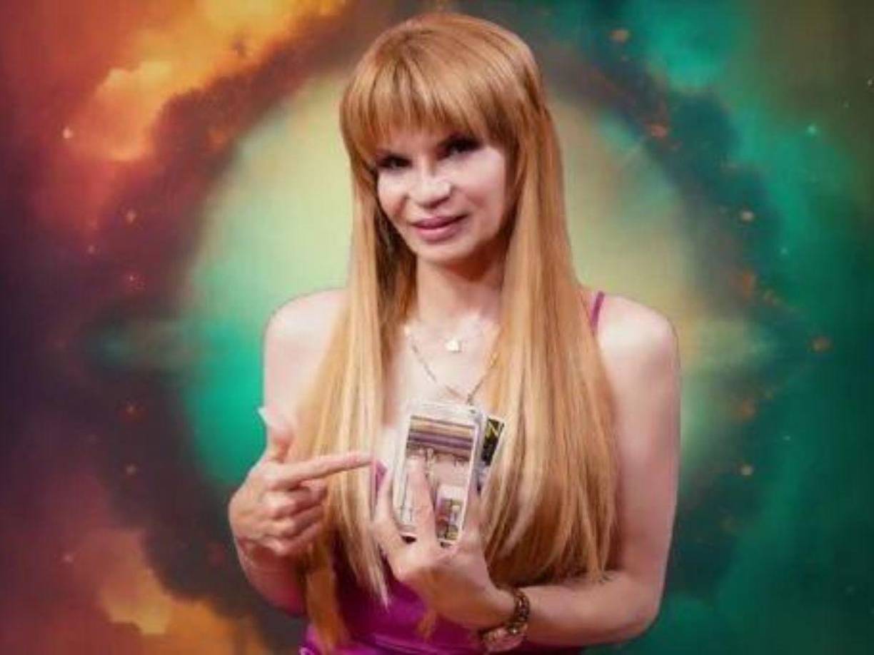 Finalmente, la pitonisa detalló que la cantante tiene al diablo detrás de ella: “Karol G te tienes que cuidar. Es una alerta porque el diablo está detrás de ti. Cuídate de los accidentes, del avión. Te quieren ver triste e infeliz”, concluyó.